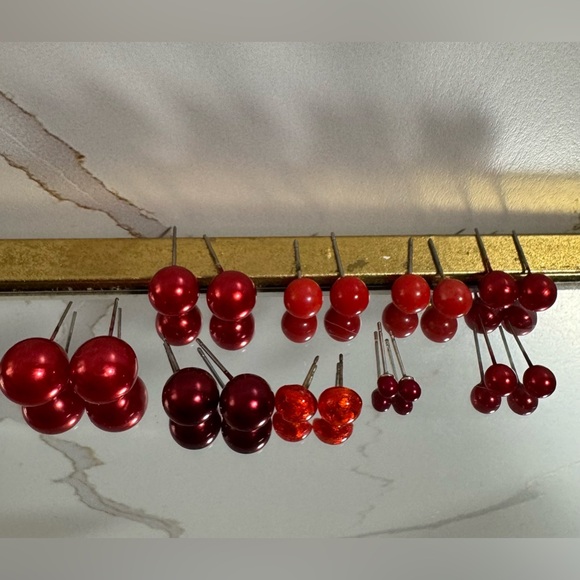 Red  faux pearl earring bundle - Picture 1 of 5